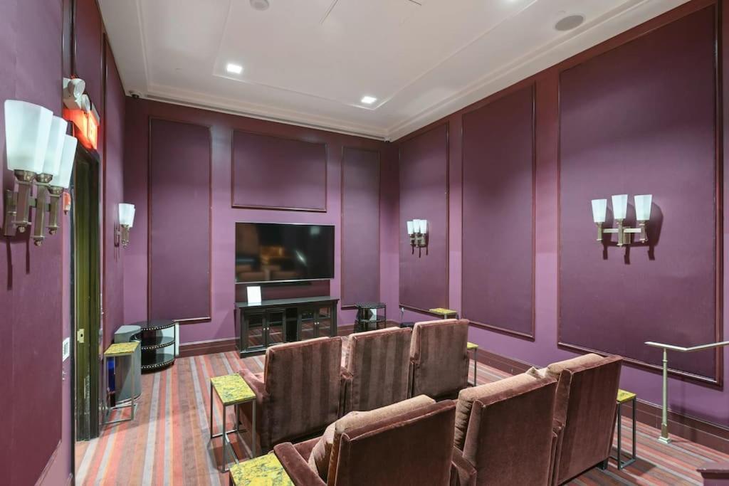 Upscale Comfort Next To Metro And Dining Arlington Eksteriør bilde